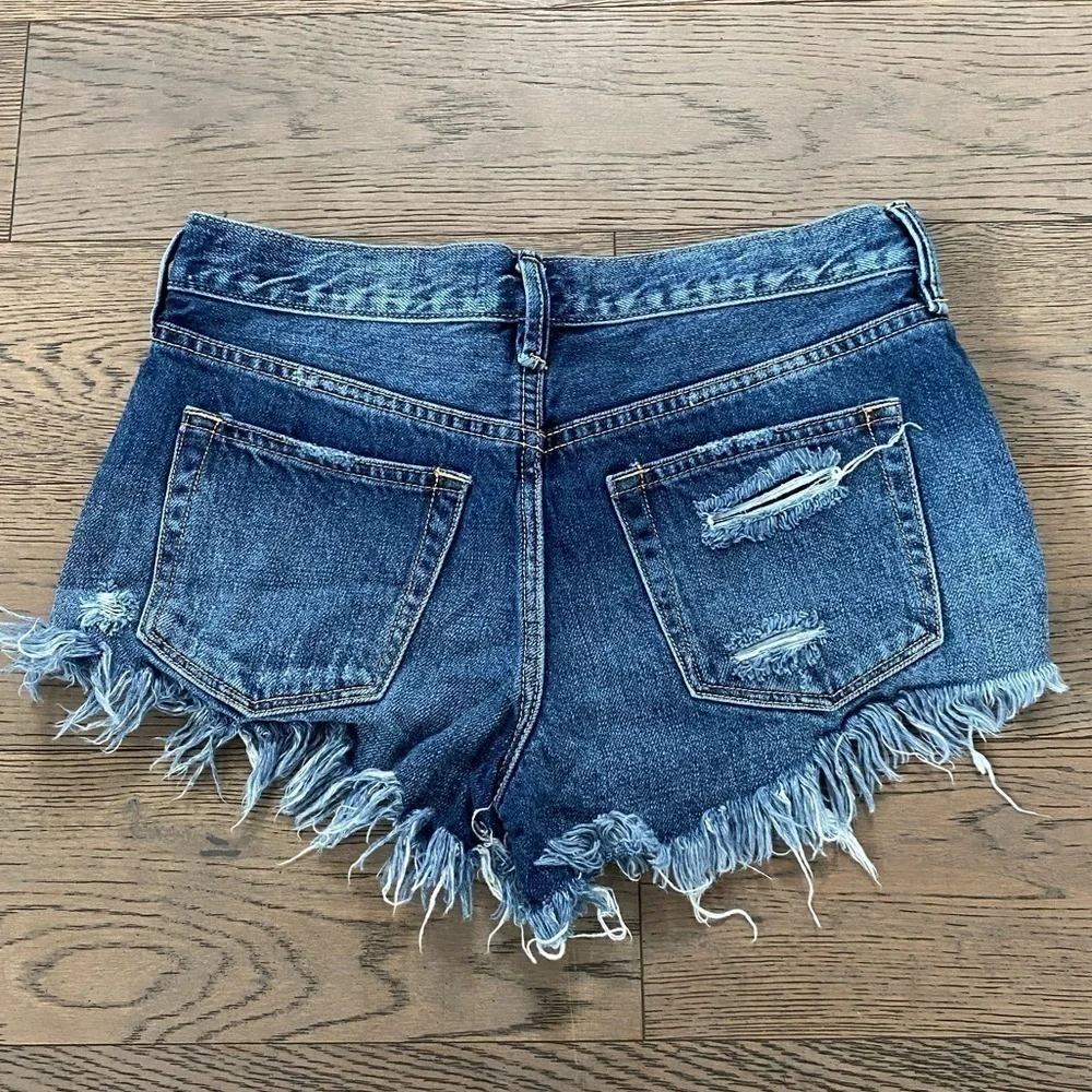 We The Free Button Fly Distressed Frayed Hem Jean Shorts - Picture 4 of 7